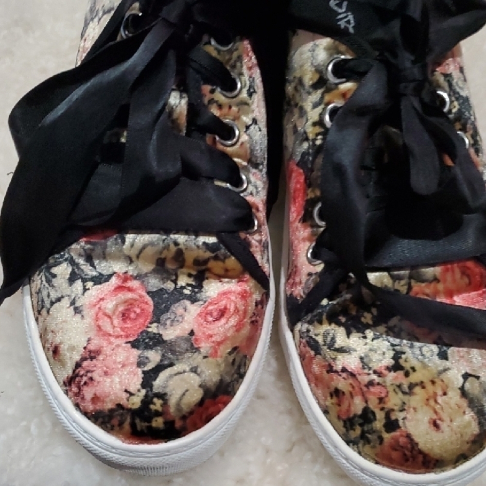 Dirty Laundry Orange and Black Sneakers Floral Pattern - Picture 3 of 9